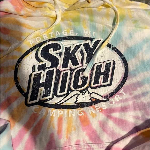 Fun unisex hoodie for Sky High camping resort. - Picture 5 of 7
